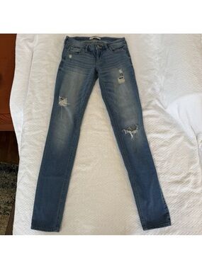 Hollister California Size 1L (25x33) Women’s Jeans W/ Controlled Rips Light Blue